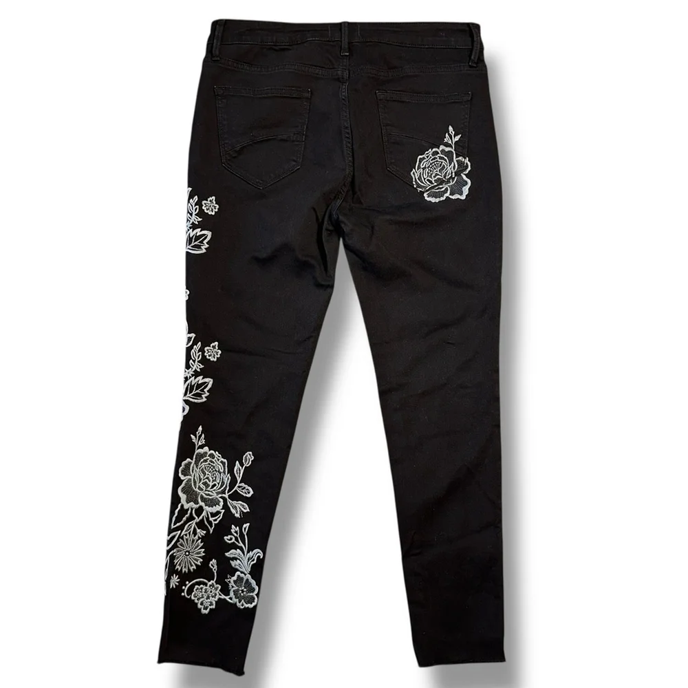Driftwood Jackie Jeans NWOT Mid Rise Black Floral Embroidered 31x28 Boho Raw Hem